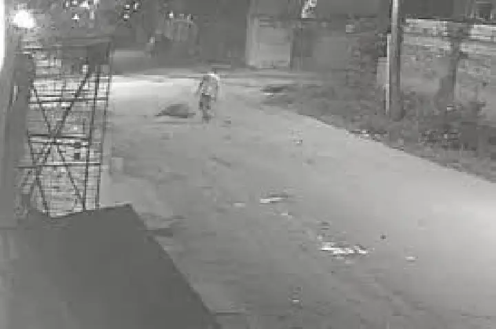 Homem chuta idoso pelas costas e vítima morre