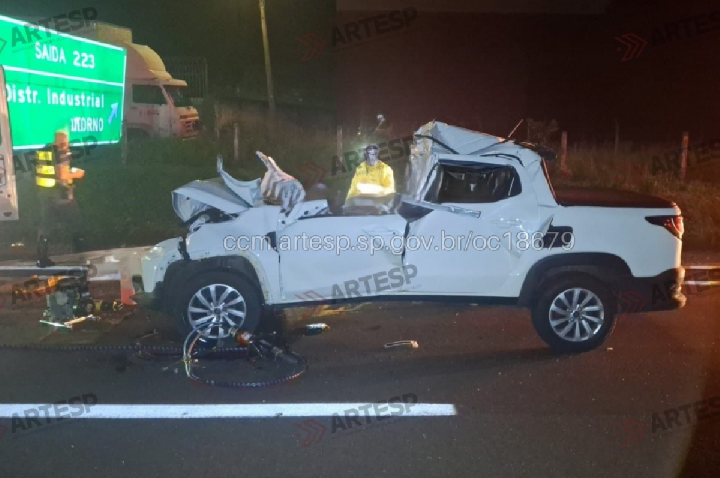 Homem de 53 anos morre em colisão traseira na rodovia Bauru-Jaú