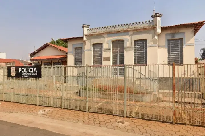 Homem é preso após agredir filha de 12 anos que se negou a furtar