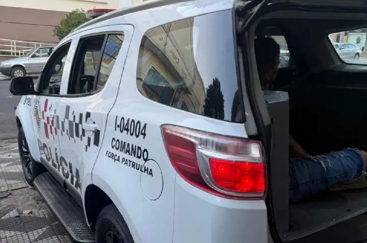 Homem é preso após invadir a casa da ex para agredi-la em Bauru