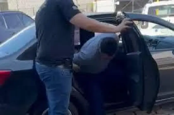 Homem é preso pela Polícia Civil após roubar um coletivo em Bauru
