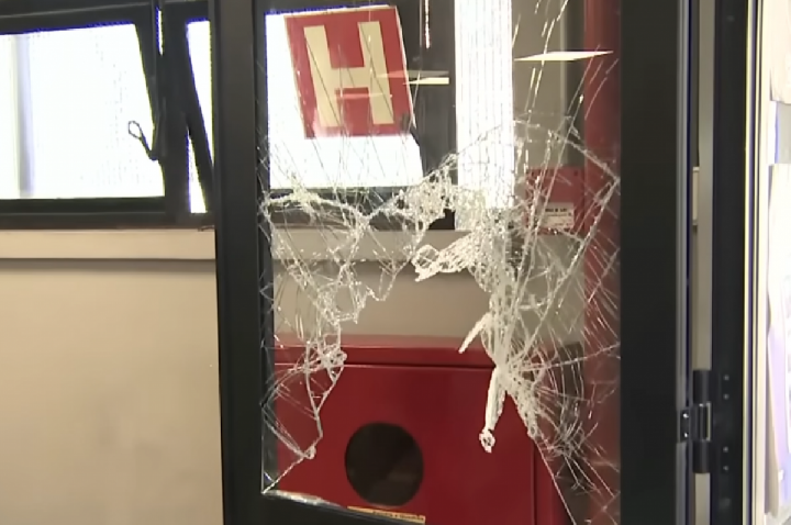 Homem morre após invadir delegacia e atacar policial