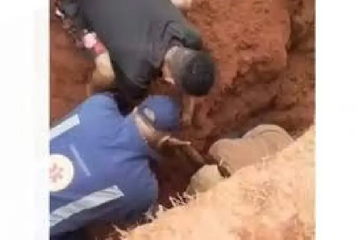Homem morre soterrado em obra de rede de esgoto em Duartina