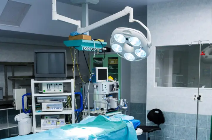 Hospital aciona antibombas para operar ânus com granada