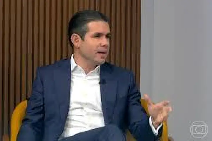 Hugo Motta ressuscita PEC da blindagem parlamentar