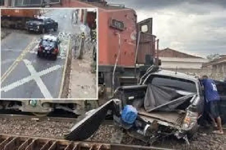 Imagem impressionante: trem arrasta veículo em Itirapina; VÍDEO