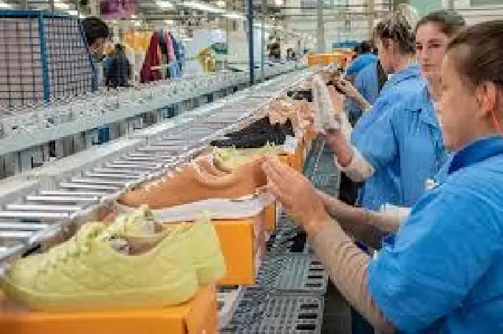 Importações crescem e preocupam setor calçadista brasileiro
