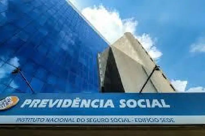 INSS: Dinheiro descontado ilegalmente será devolvido, diz governo