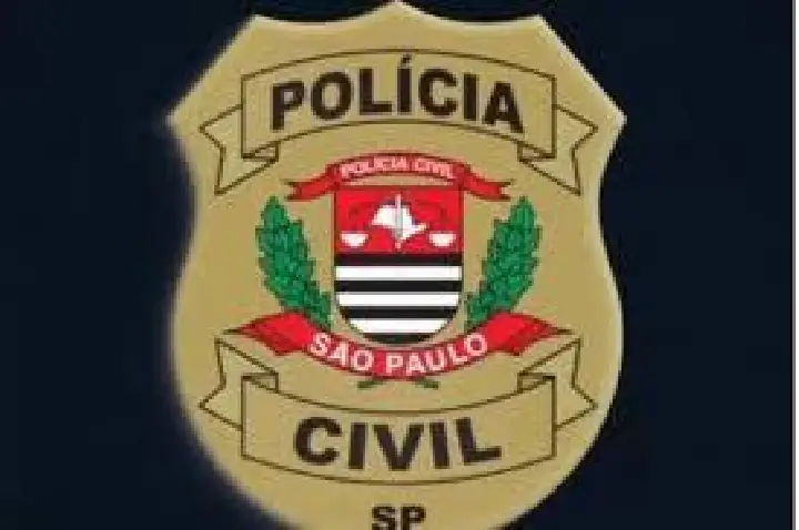 Investigador vê homem tentando conter autor de furto e o prende