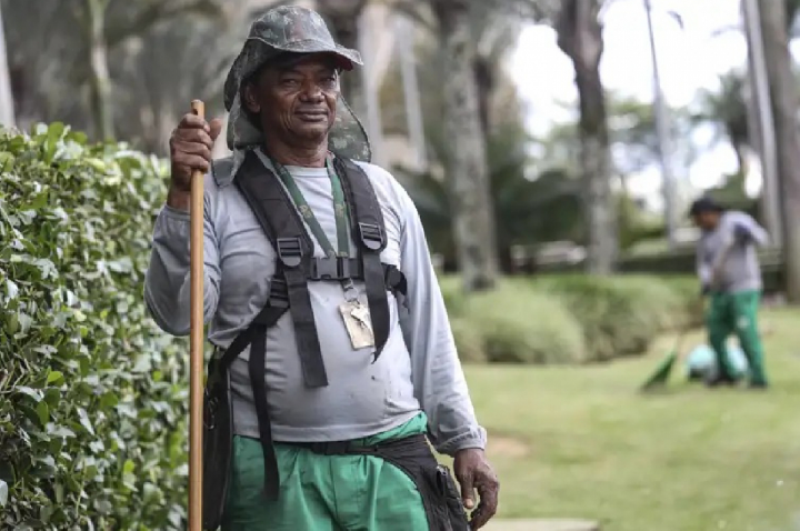 IR zero para quem ganha até R$ 5 mil vale nos salários deste mês