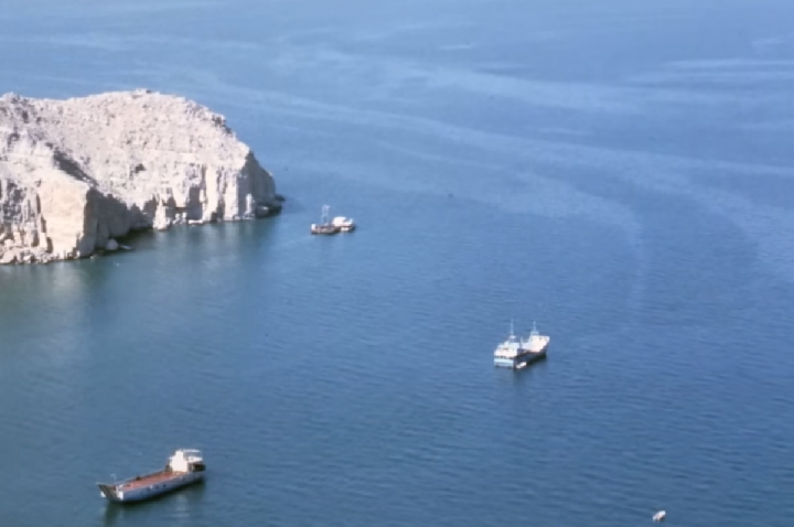 Irã reabre Estreito de Ormuz após cessar-fogo