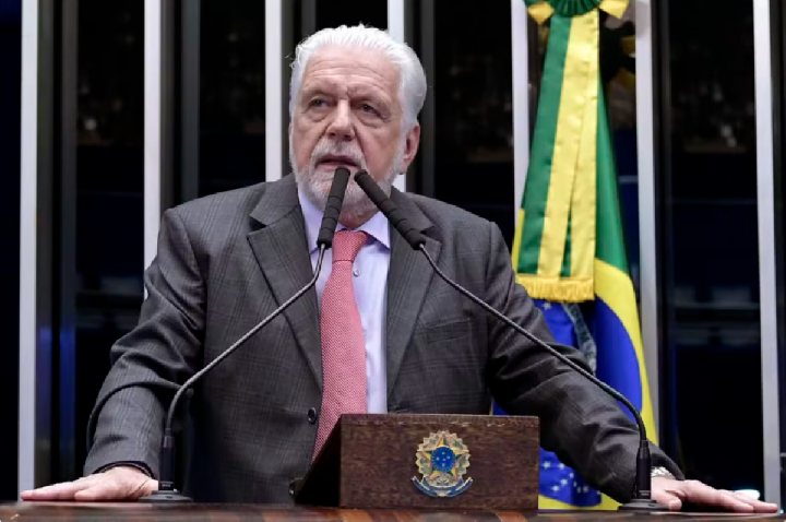 Jaques Wagner deixa liderança do governo no Senado