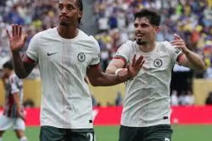 João Pedro evita festa, mas celebra grande momento no Chelsea