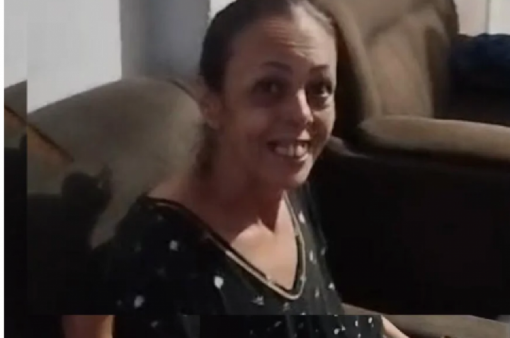 Jovem diz ter sofrido estupro coletivo aos 11, arranjado pela avó