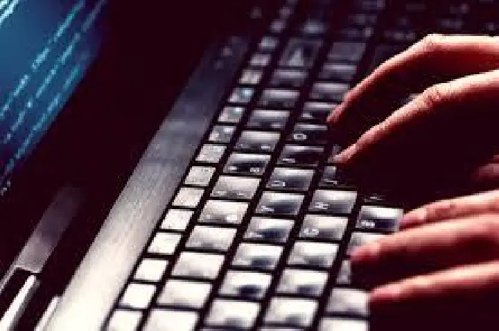 Jovem é preso com estoque de 40 mil nudes de mulheres para venda