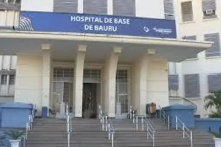 Jovem é socorrido em Bauru após ser arrastado por 500 metros
