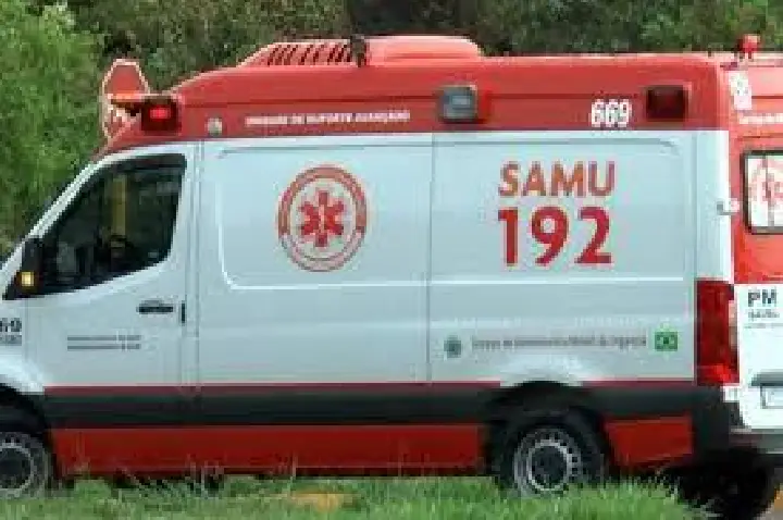 Jovem fica ferido em Bauru após ser atropelado pela própria moto
