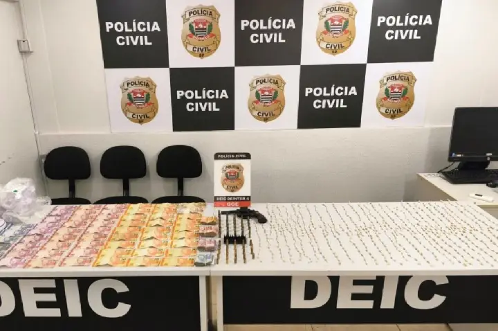 Jovem tenta fugir, mas é preso com 754 porções de crack em Bauru