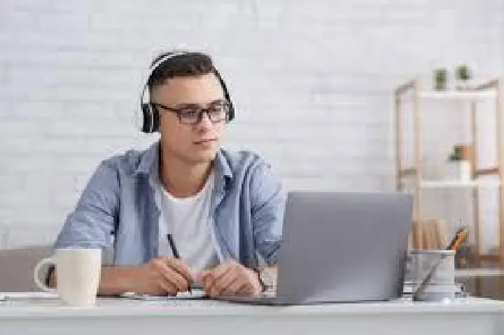 Jovens apostam no ensino técnico para crescer profissionalmente