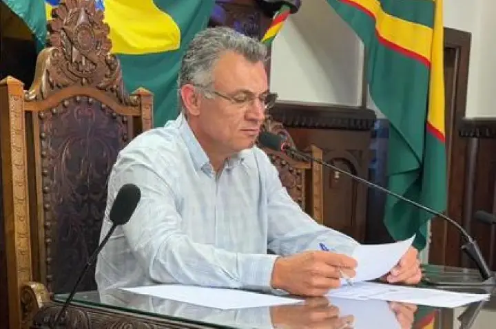 Juíza libera Borgo a fazer perguntas orais a Suéllen Rosim na CP