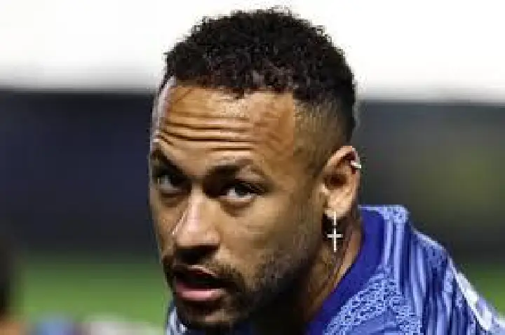 Justiça de Santos nega pedido de Neymar para censurar podcast