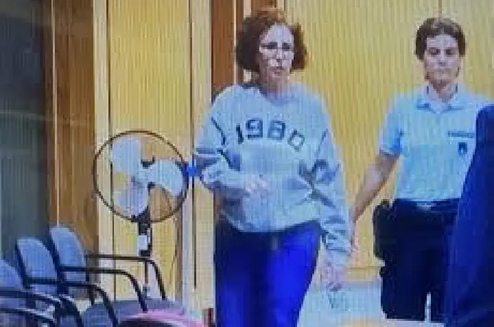 Justiça italiana: Carla Zambelli segue em regime fechado
