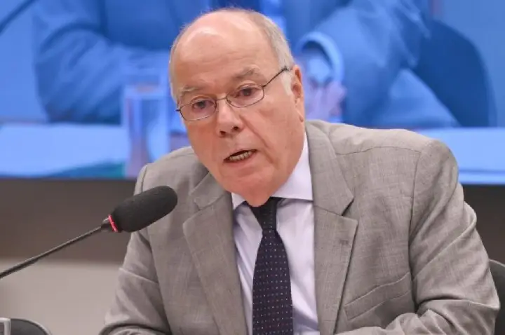 Lei impede classificar PCC e CV como terroristas, diz chanceler