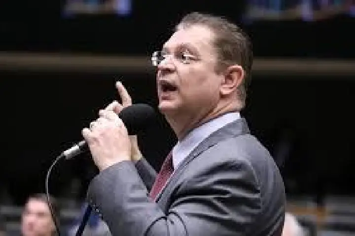 Líder do PL chama Moraes de psicopata e vê abuso de poder