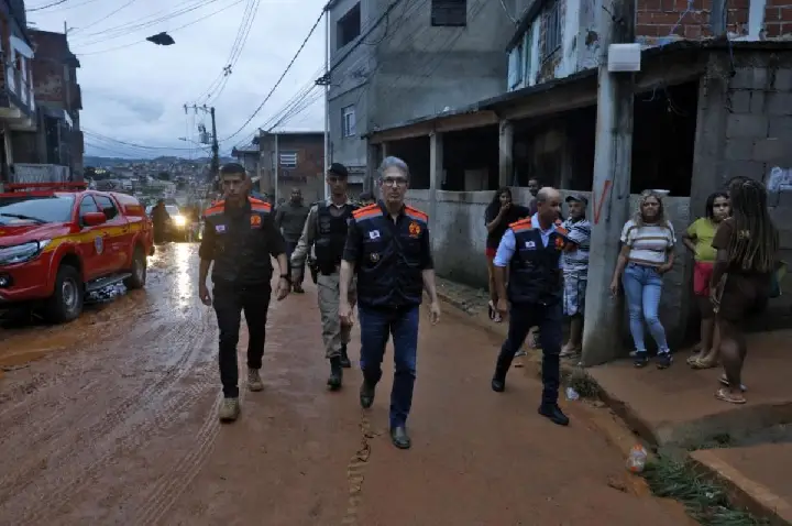 Lula critica Zema por falta de projetos para verba bilionária