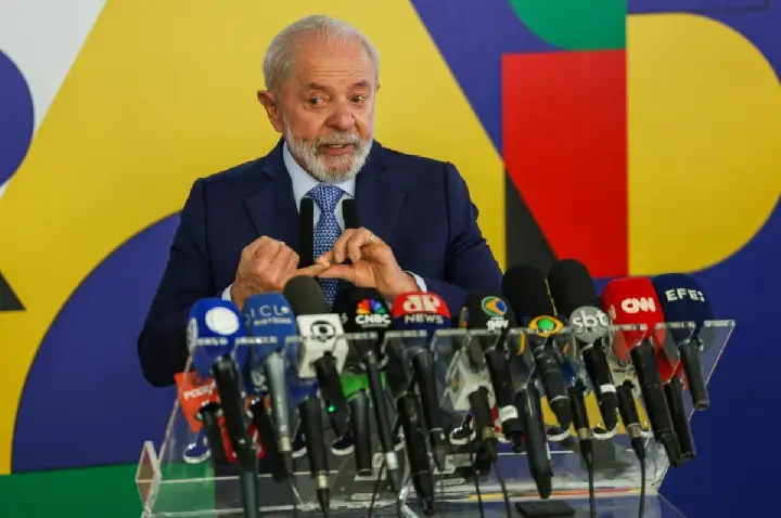 Lula declara que patrimônio caiu R$2,6 milhões em relação a 2022