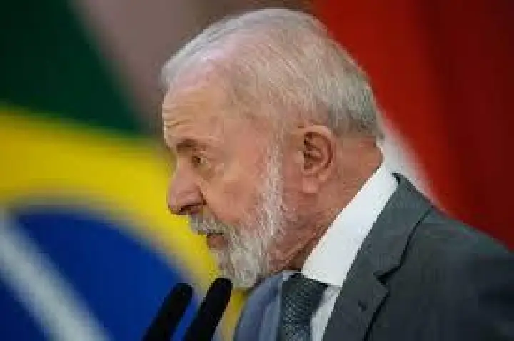 Lula diz que 'loucos' não voltarão a governar e alfineta Tarcísio