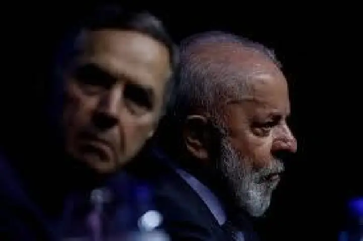 Lula e Barroso definem que governo deve liderar reação a Trump