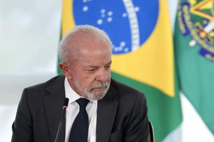 Lula enfrenta cenário de 1º turno mais apertado desde 2002