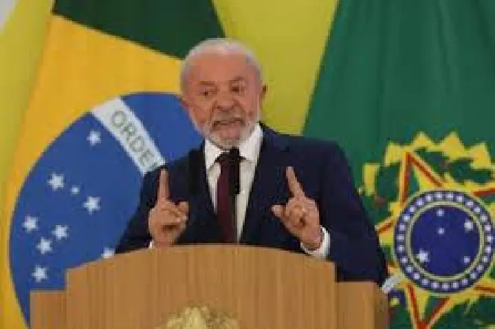 Lula sanciona LDO com veto a aumento de fundo partidário