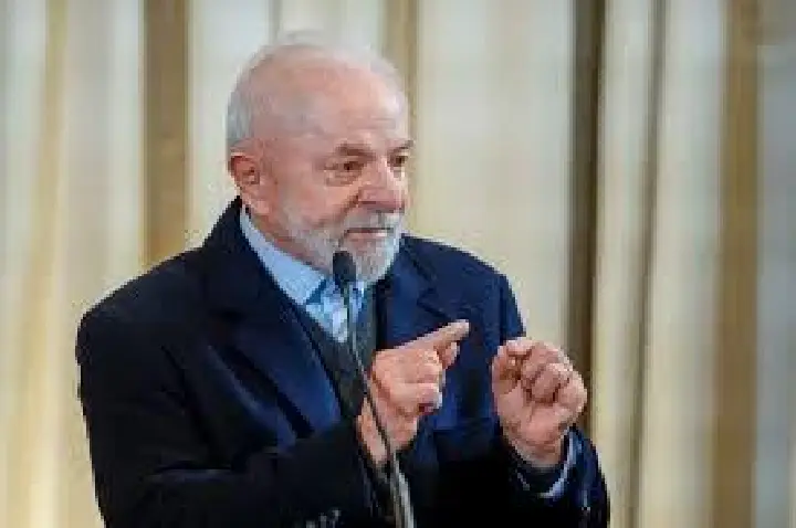 Lula teria de investir R$61 bi para ter padrão mínimo nas escolas