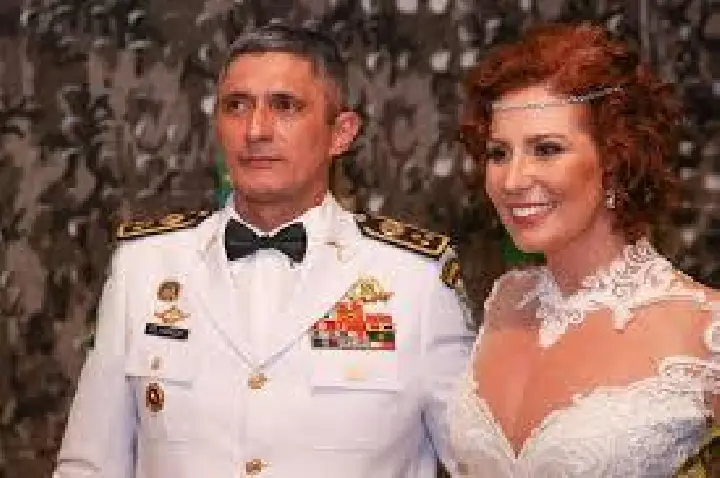 Marido de Carla Zambelli está em Israel e tem contas bloqueadas