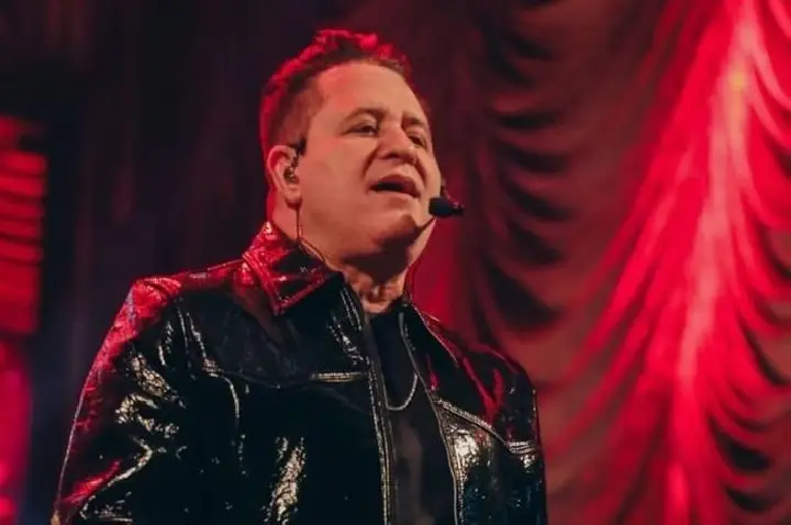 Marrone, dupla de Bruno, cai do palco e bate a cabeça durante show