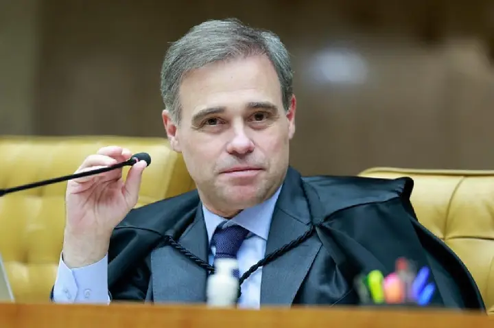 MEC destrava 149 pedidos após liberar instituto de André Mendonça