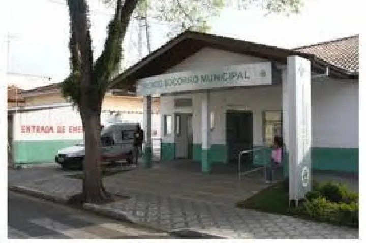 Médica se recusa a atender bebê com os pais juntos no consultório