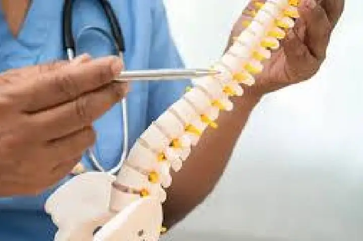 Medicamento que pode reverter lesão medular espera aval da Anvisa