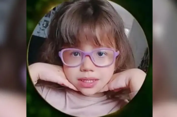 Menina de 3 anos morre em festa após ser atingida por trave