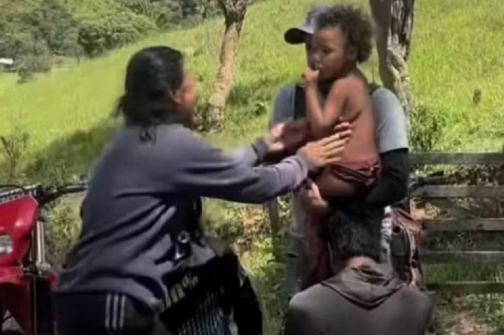 Menina encontrada em MG estava a 2 km do local em que desapareceu