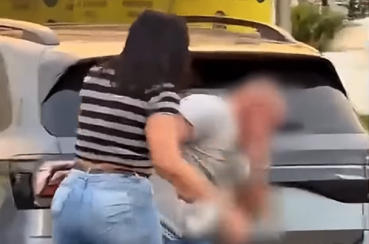 Mesmo armado, policial penal apanha de esposa traída; VÍDEO