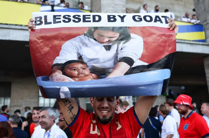 Messi diz que fotografia de banho em Lamine Yamal é 'uma loucura'