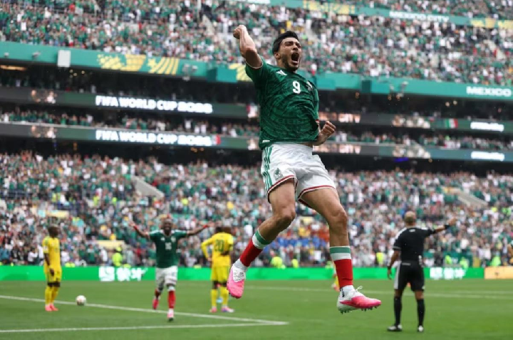 Mexicano de gol na Copa quase morreu após choque com David Luiz