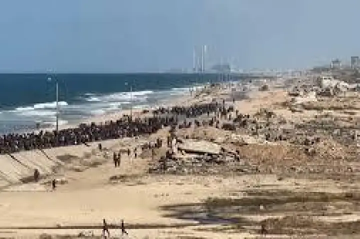 Milhares de palestinos voltam para uma Gaza em ruínas; VÍDEO