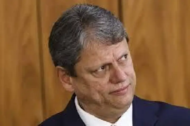 Moraes adia visita de Tarcísio a Bolsonaro e frustra aliados