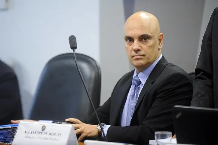 Moraes dá prazo para PM informar rotina de Bolsonaro na Papudinha