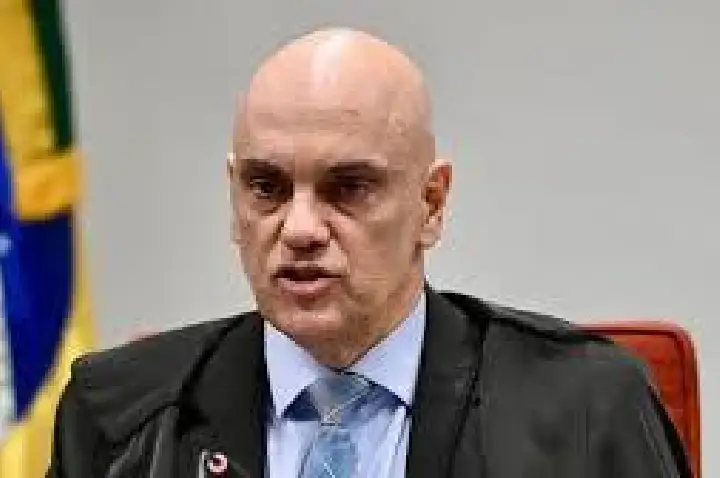 Moraes decidirá onde Bolsonaro cumprirá pena caso seja condenado
