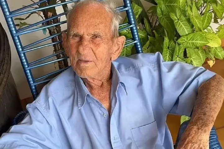 Morre aos 88 anos o influenciador 'Vovô Anésio'